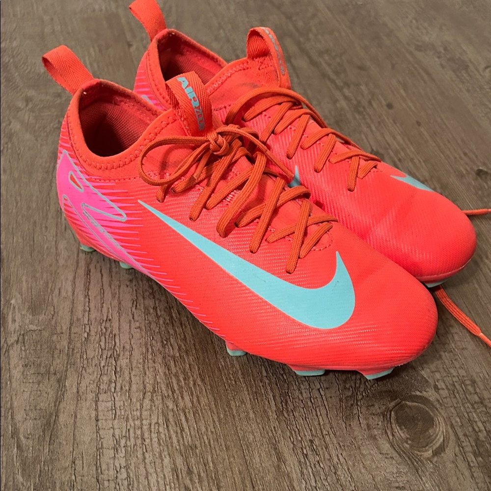 Nike Mercurial Vapor 16 soccer cleats.